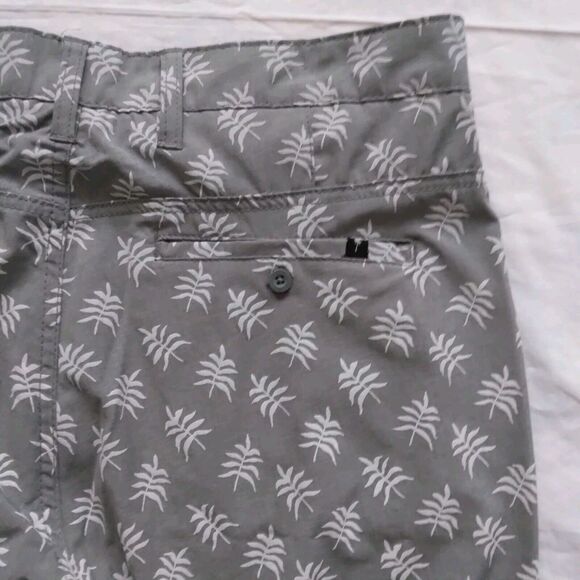 Trunks Multi-Functional Shorts Gray Leaf Print Mens Size 32 - Picture 6 of 6